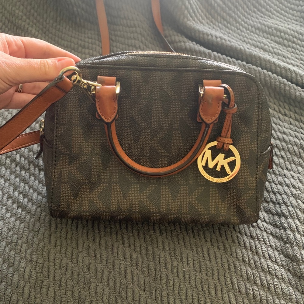 Michael Kors cross body